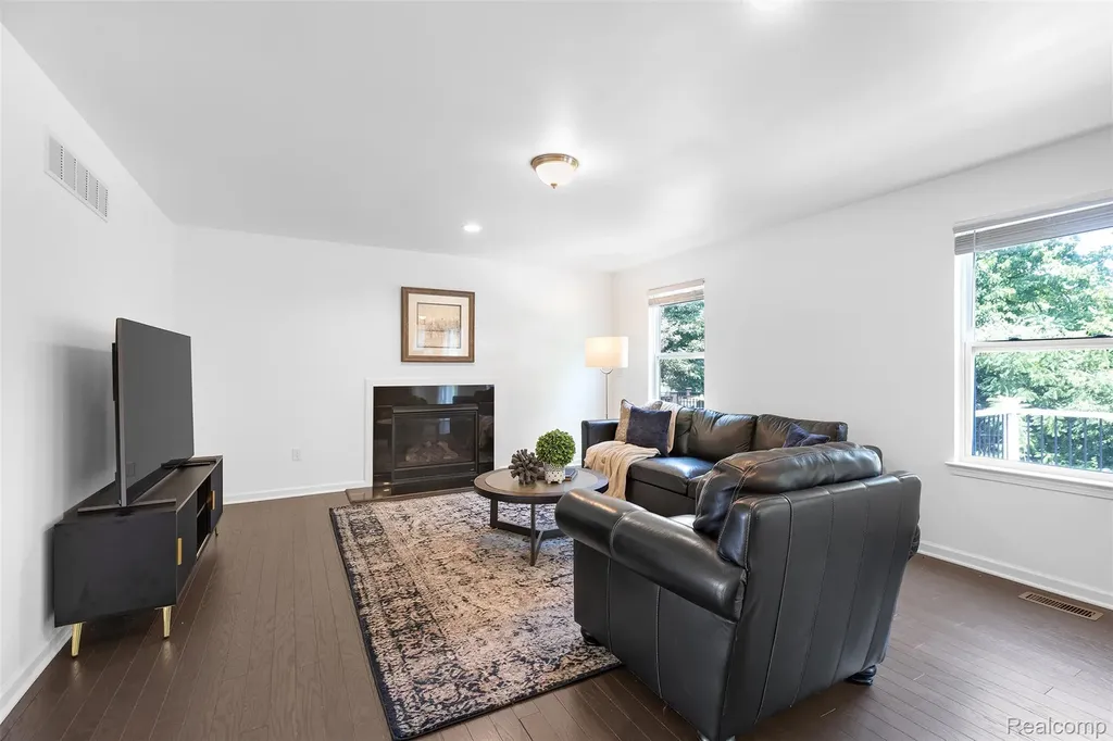 21422 Navarra Drive Lyon Charter Township MI 48178