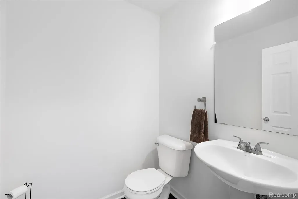21422 Navarra Drive Lyon Charter Township MI 48178