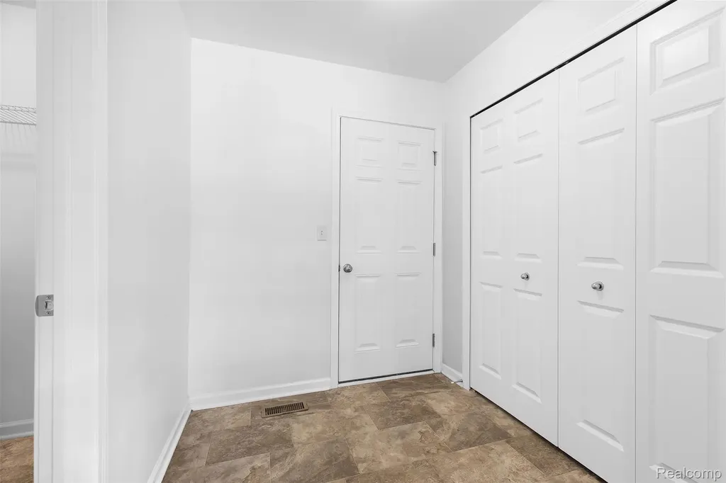 21422 Navarra Drive Lyon Charter Township MI 48178