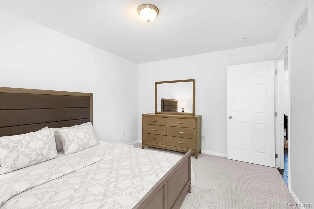 21422 Navarra Drive Lyon Charter Township MI 48178