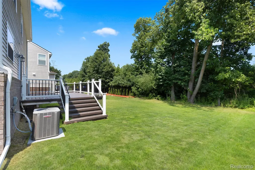 21422 Navarra Drive Lyon Charter Township MI 48178