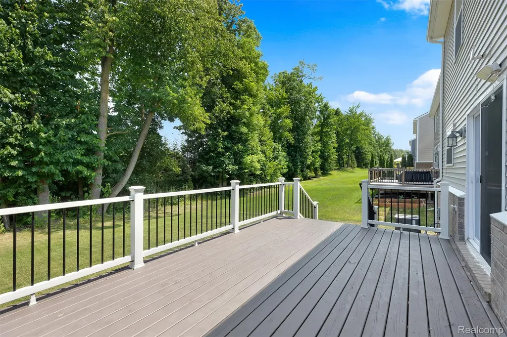 21422 Navarra Drive Lyon Charter Township MI 48178