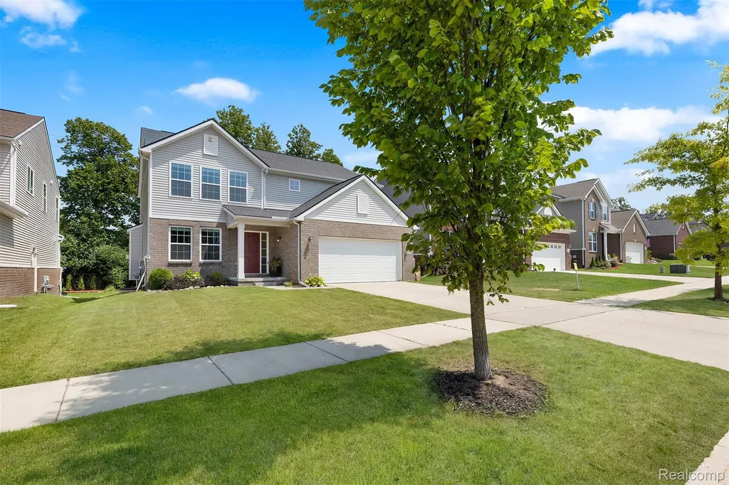 21422 Navarra Drive Lyon Charter Township MI 48178