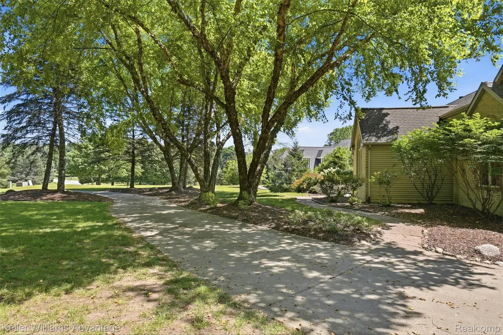 7498 Quail Ridge Drive Dexter City MI 48130