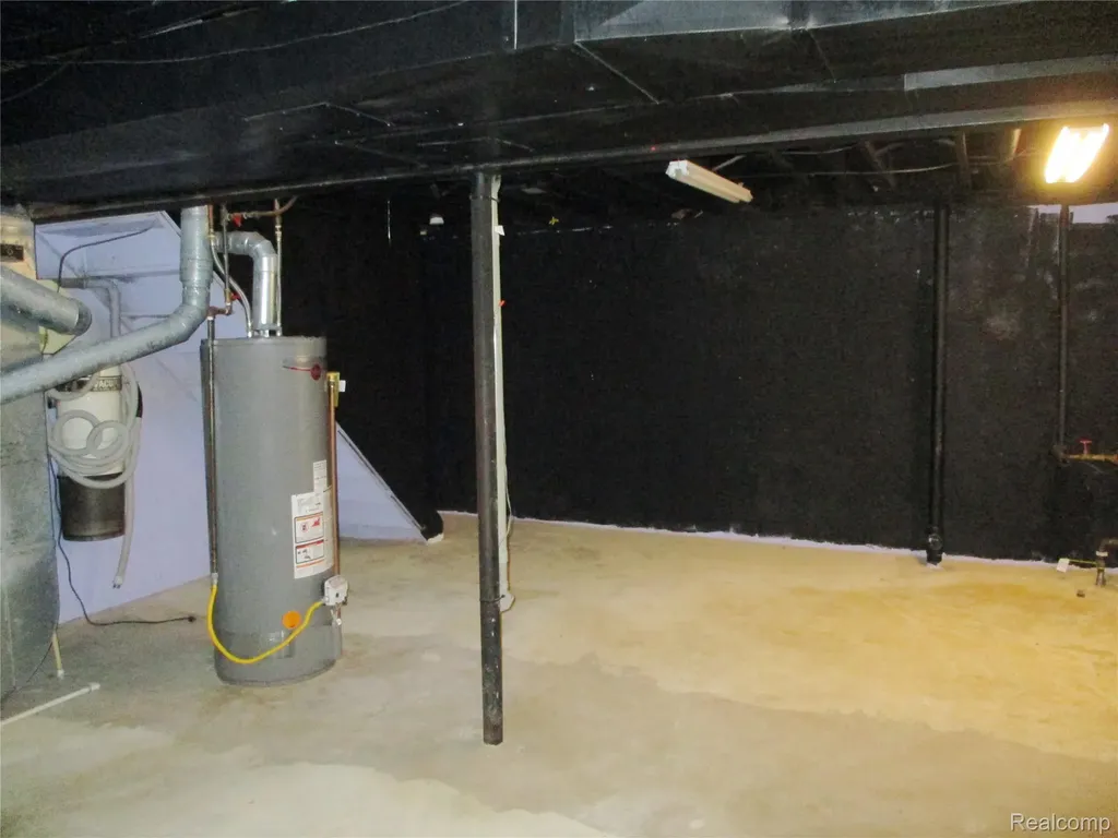 33443 Paoletti Fraser City MI 48026