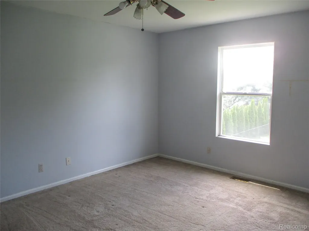 33443 Paoletti Fraser City MI 48026