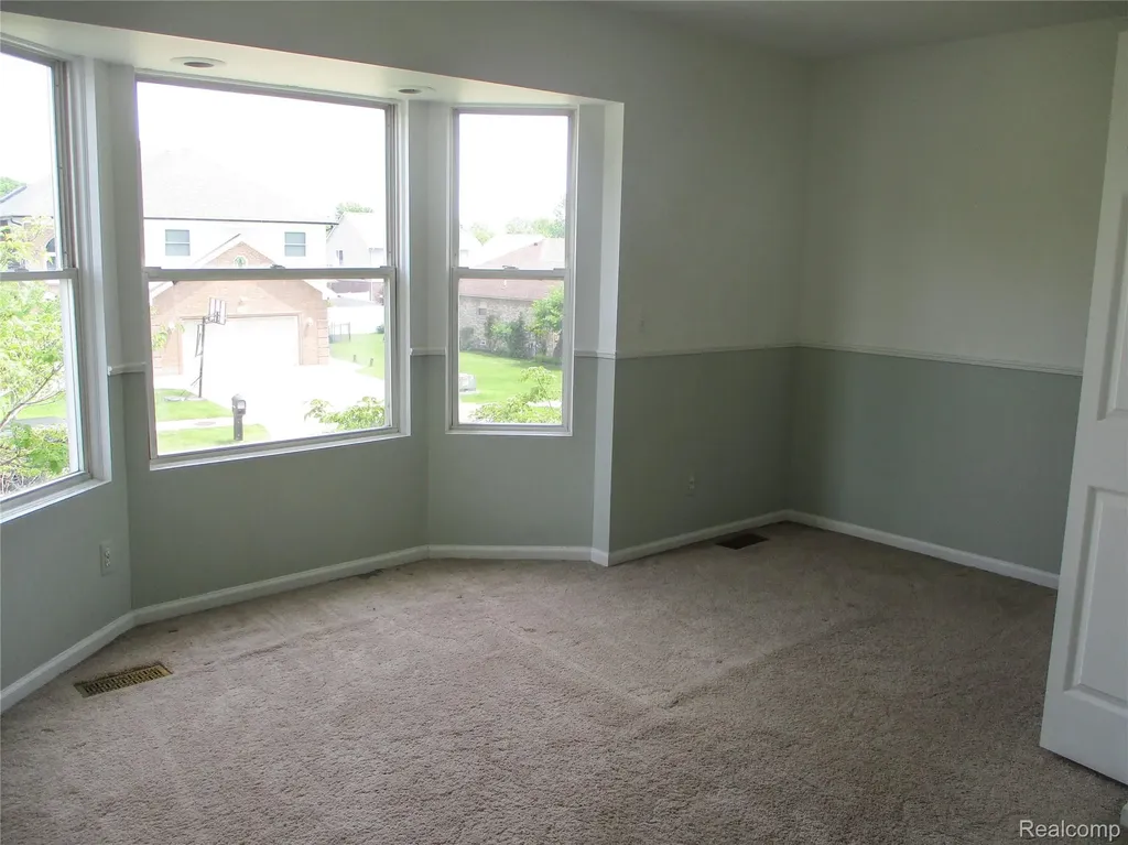 33443 Paoletti Fraser City MI 48026