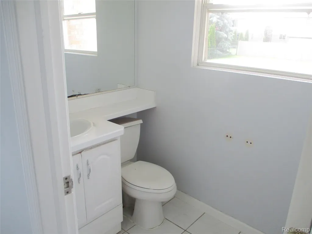 33443 Paoletti Fraser City MI 48026