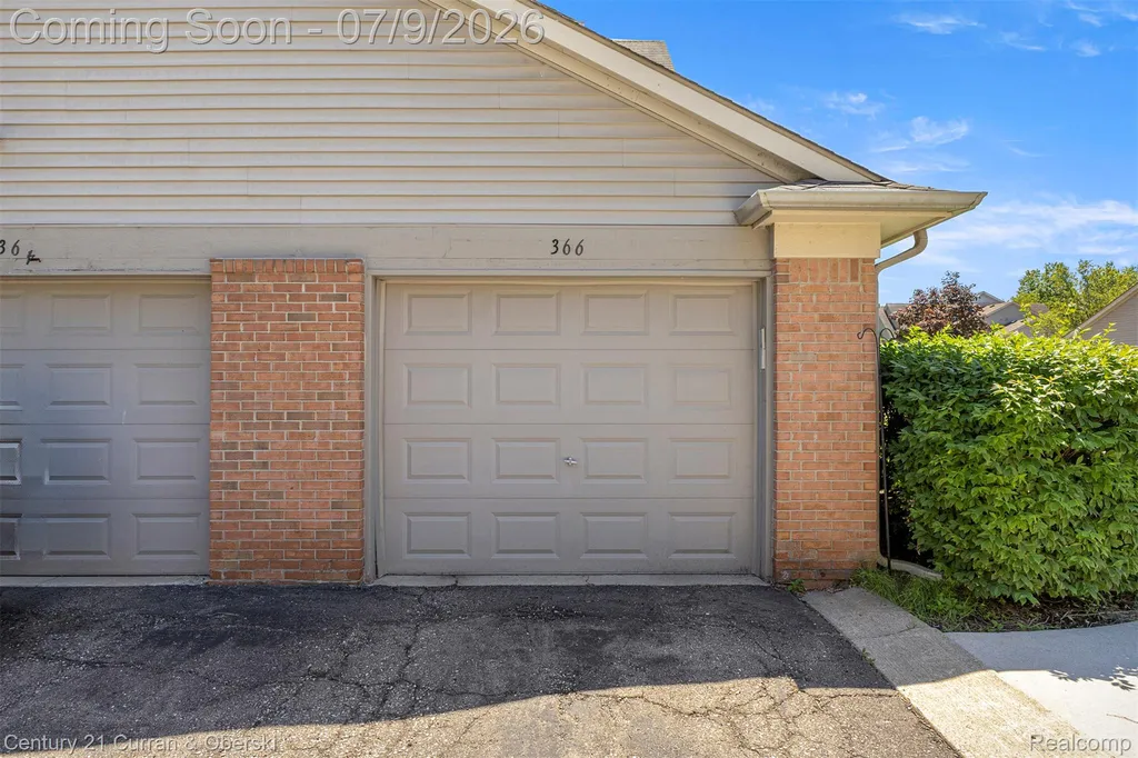 366 Marigold Circle Westland City MI 48185