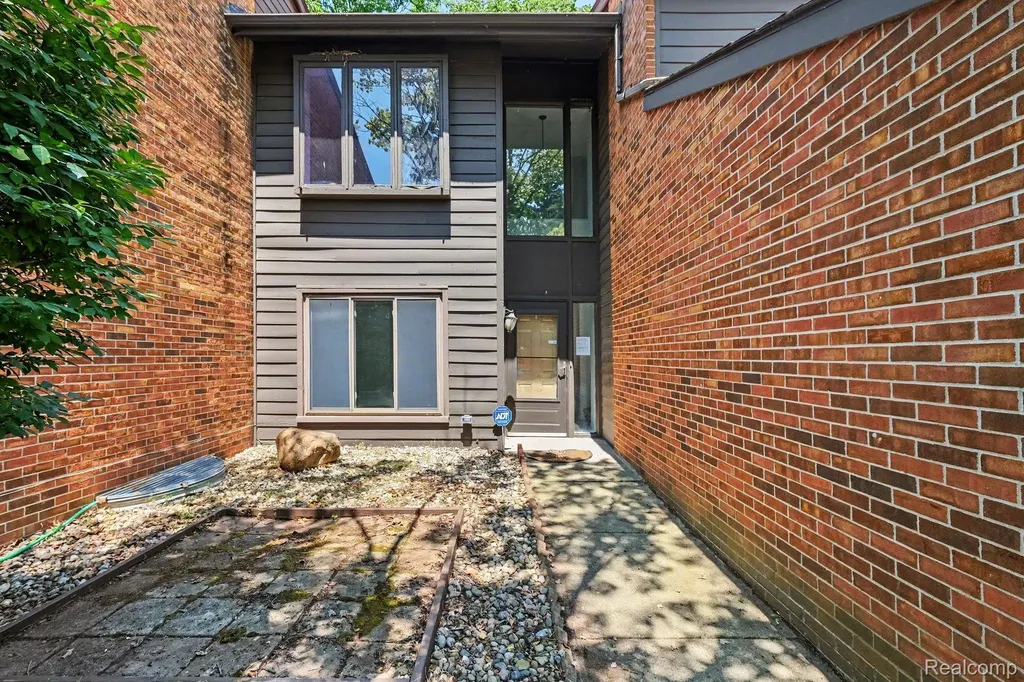2056 Walden Court Flint Charter Township MI 48532