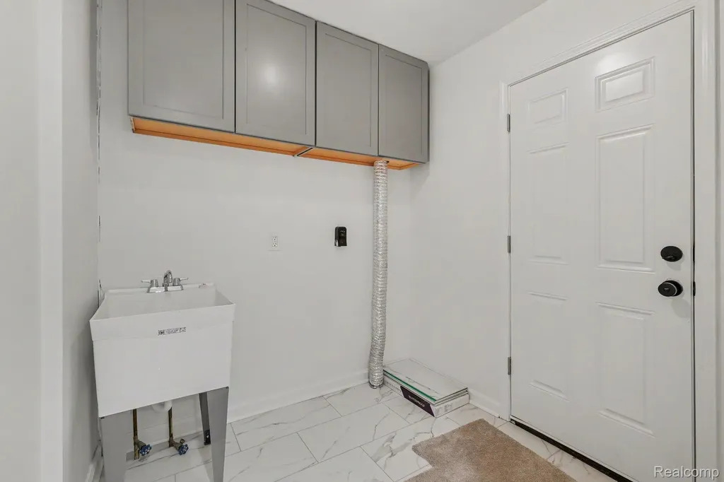 2056 Walden Court Flint Charter Township MI 48532