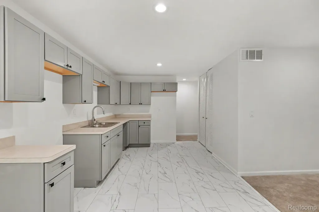 2056 Walden Court Flint Charter Township MI 48532