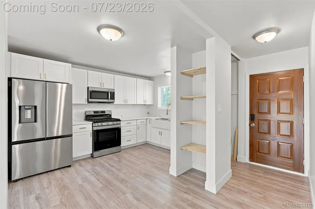 8843 Headley Drive Sterling Heights City MI 48314