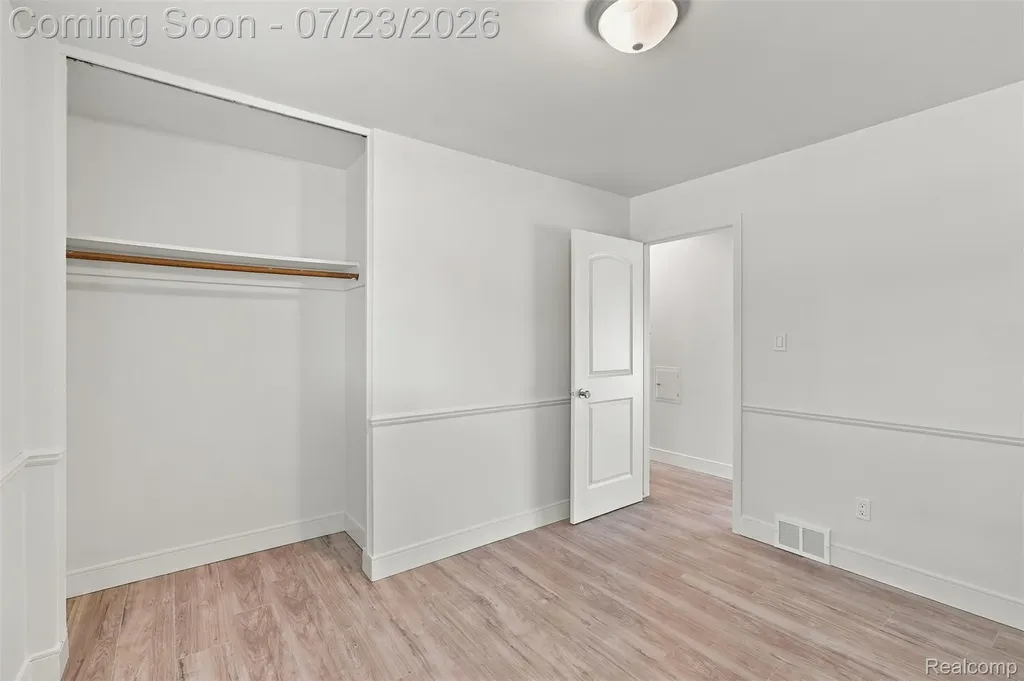 8843 Headley Drive Sterling Heights City MI 48314