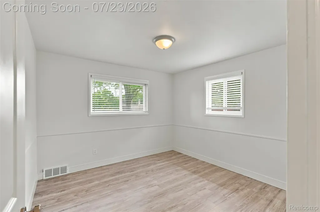 8843 Headley Drive Sterling Heights City MI 48314