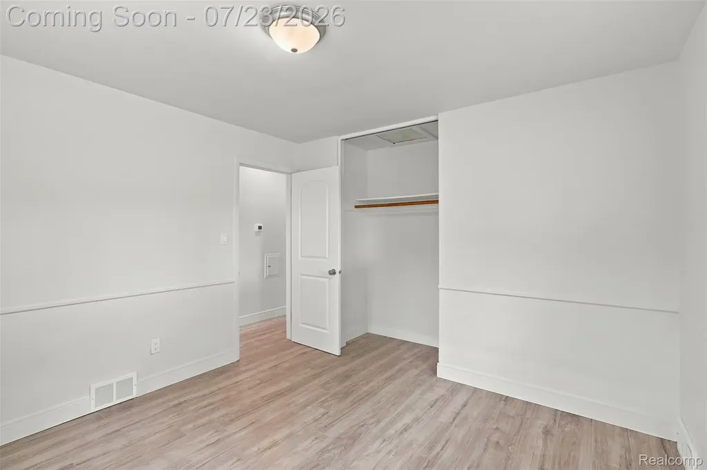 8843 Headley Drive Sterling Heights City MI 48314