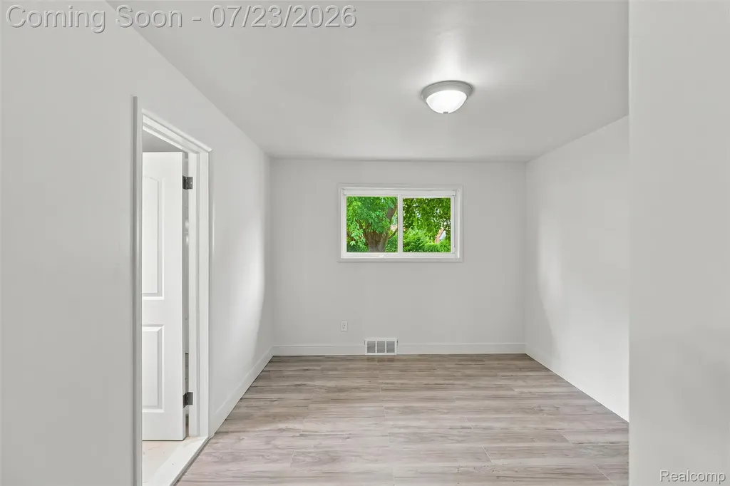 8843 Headley Drive Sterling Heights City MI 48314