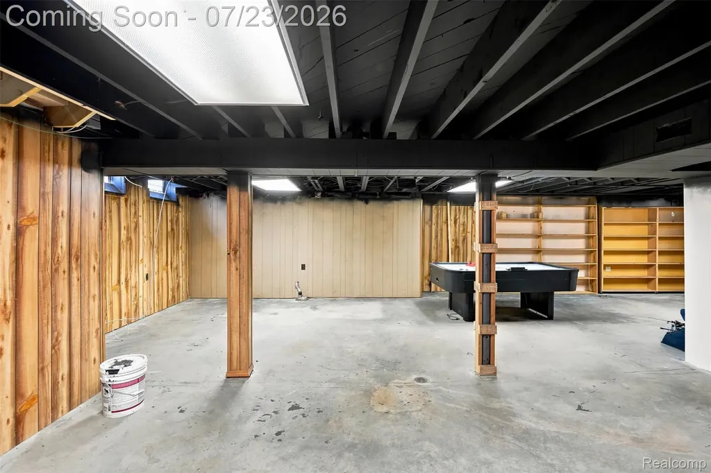 8843 Headley Drive Sterling Heights City MI 48314