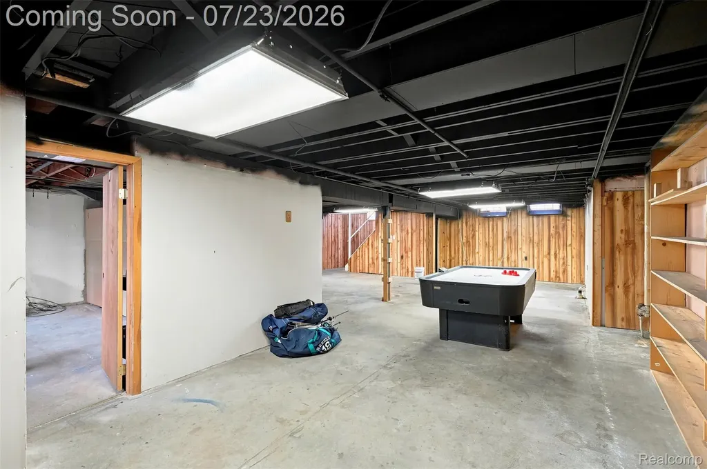 8843 Headley Drive Sterling Heights City MI 48314