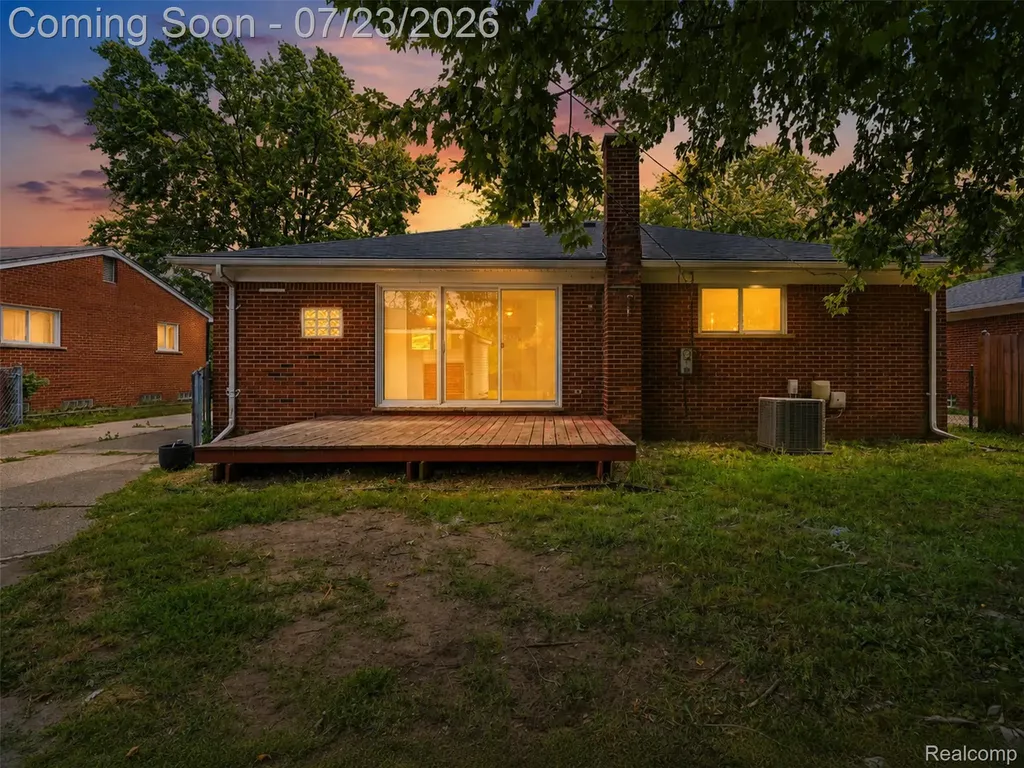 8843 Headley Drive Sterling Heights City MI 48314