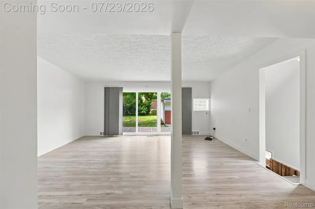 8843 Headley Drive Sterling Heights City MI 48314