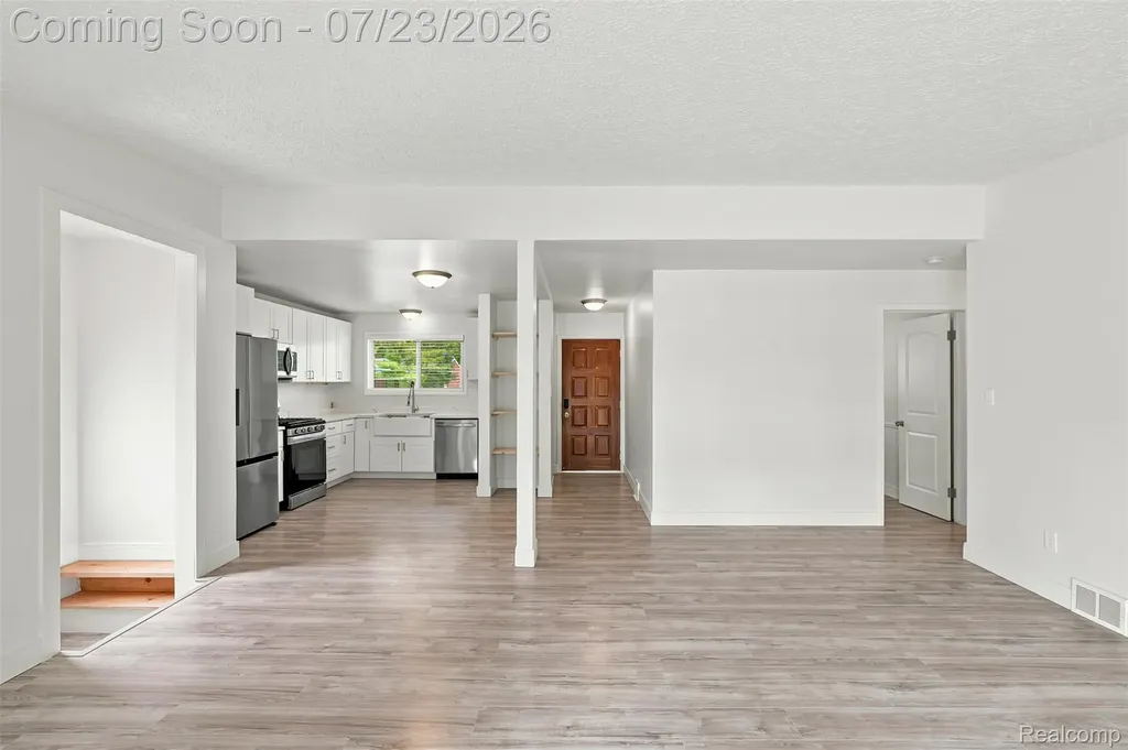 8843 Headley Drive Sterling Heights City MI 48314