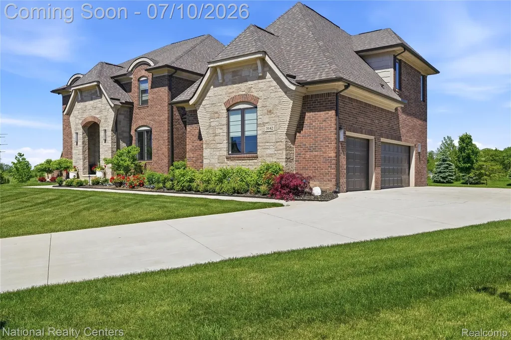 3142 Holburn Court Oakland Charter Township MI 48363
