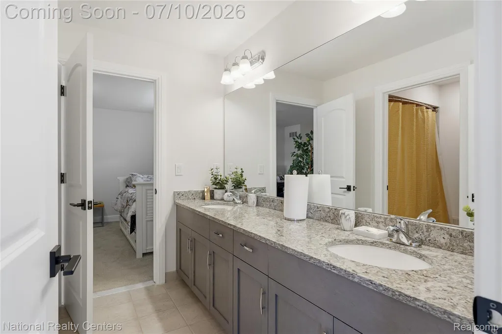 3142 Holburn Court Oakland Charter Township MI 48363