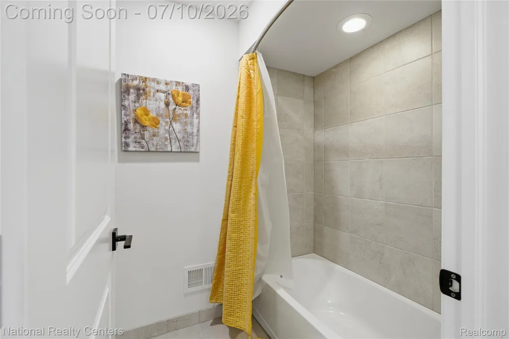 3142 Holburn Court Oakland Charter Township MI 48363