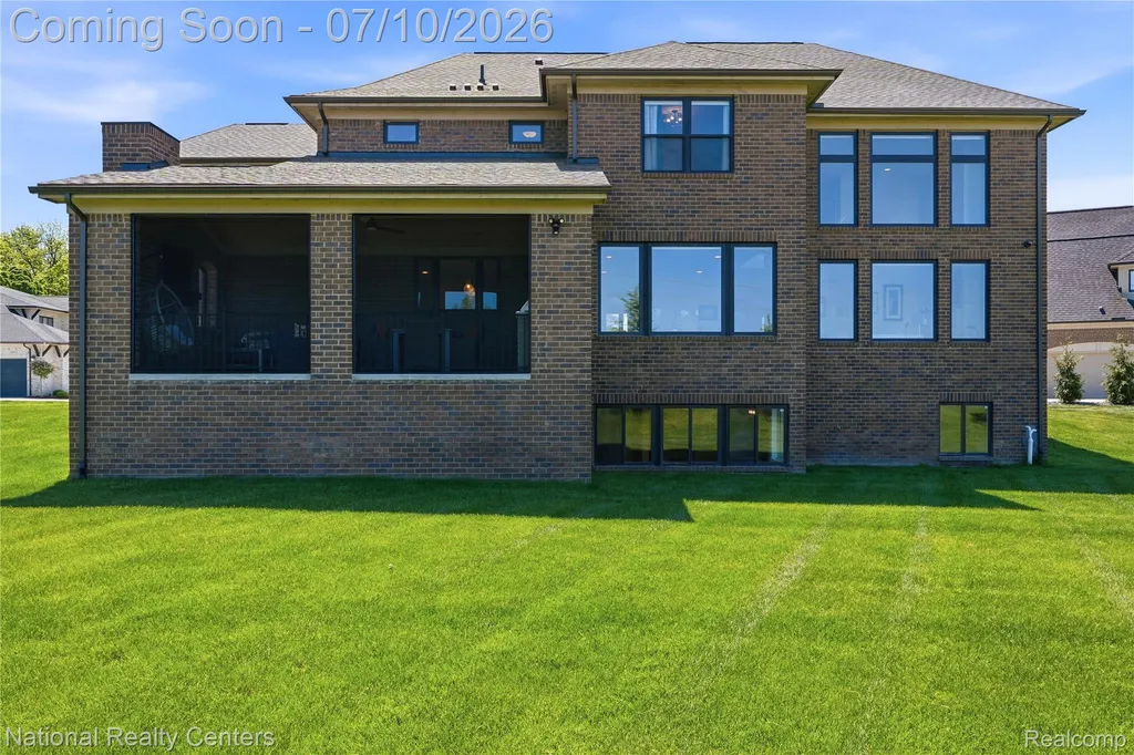 3142 Holburn Court Oakland Charter Township MI 48363