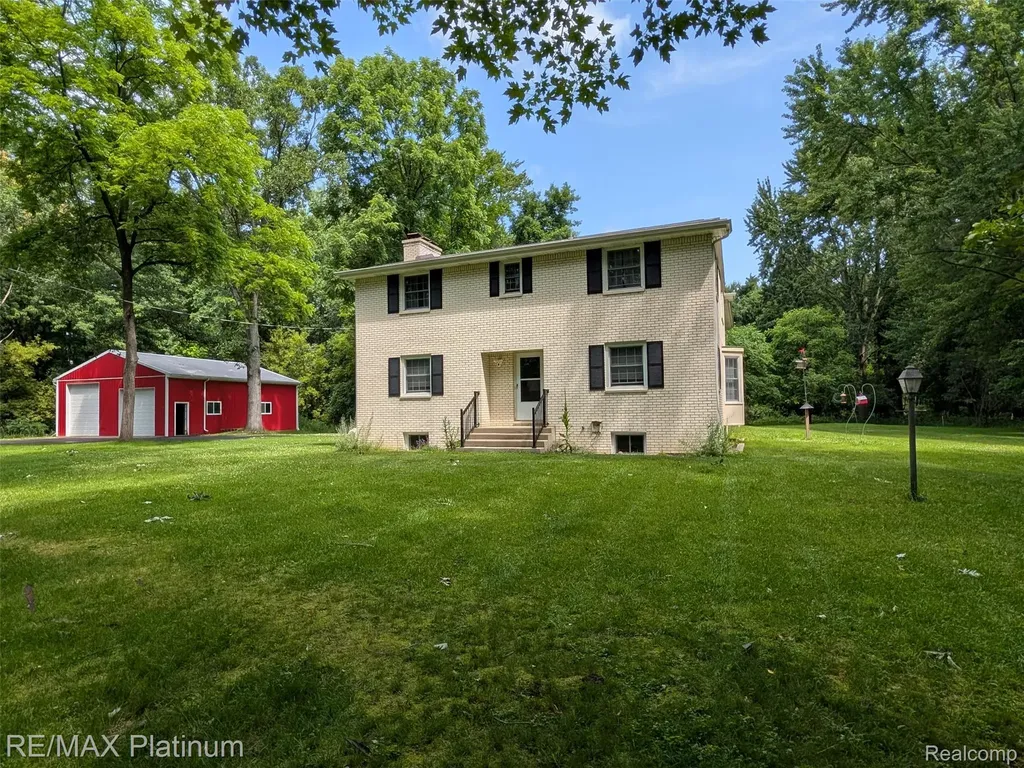 1430 Dauner Road Fenton City MI 48430