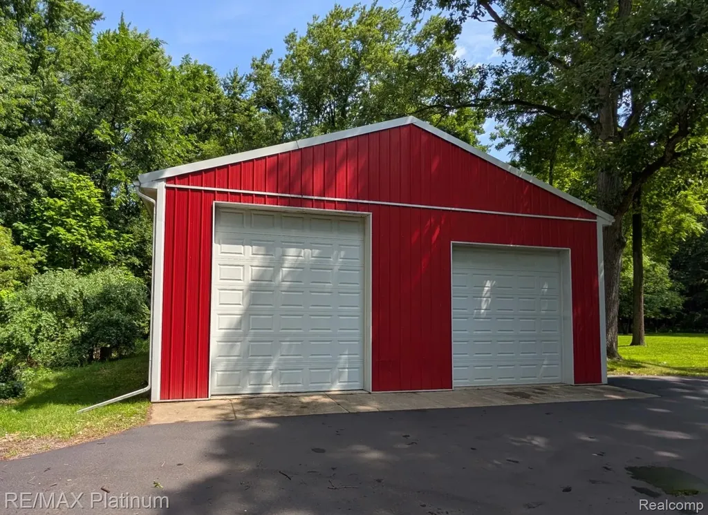 1430 Dauner Road Fenton City MI 48430