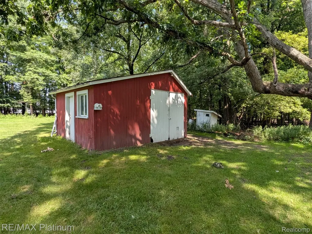1430 Dauner Road Fenton City MI 48430