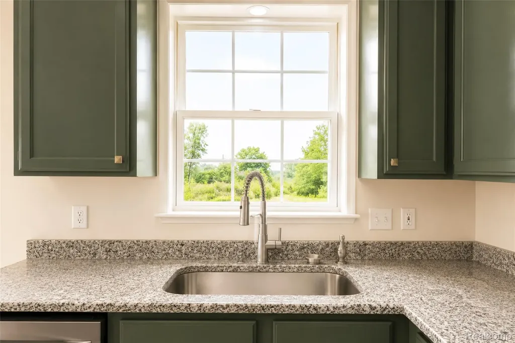 41544 Oconnor Lane Novi City MI 48377