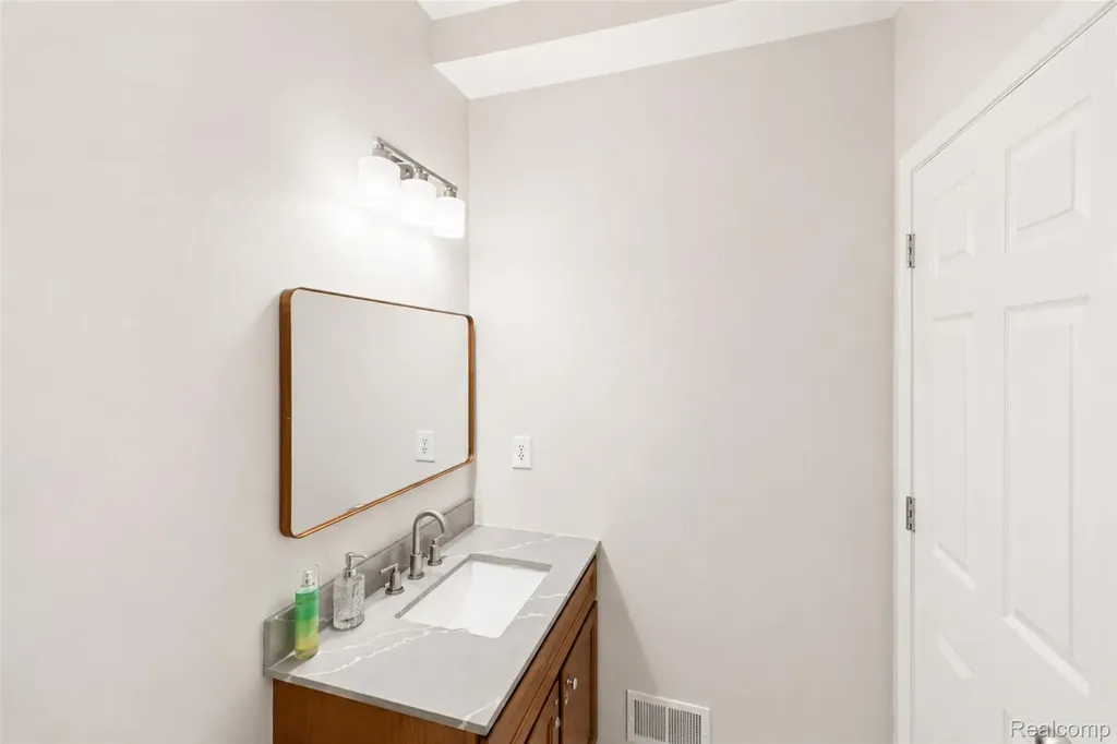 41544 Oconnor Lane Novi City MI 48377