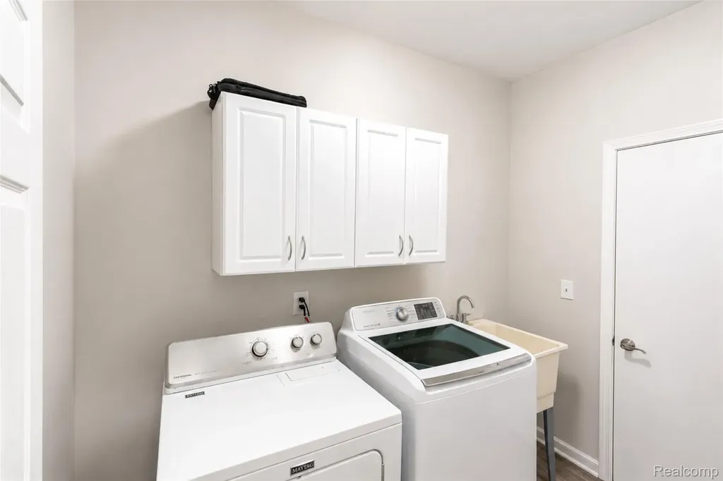 41544 Oconnor Lane Novi City MI 48377