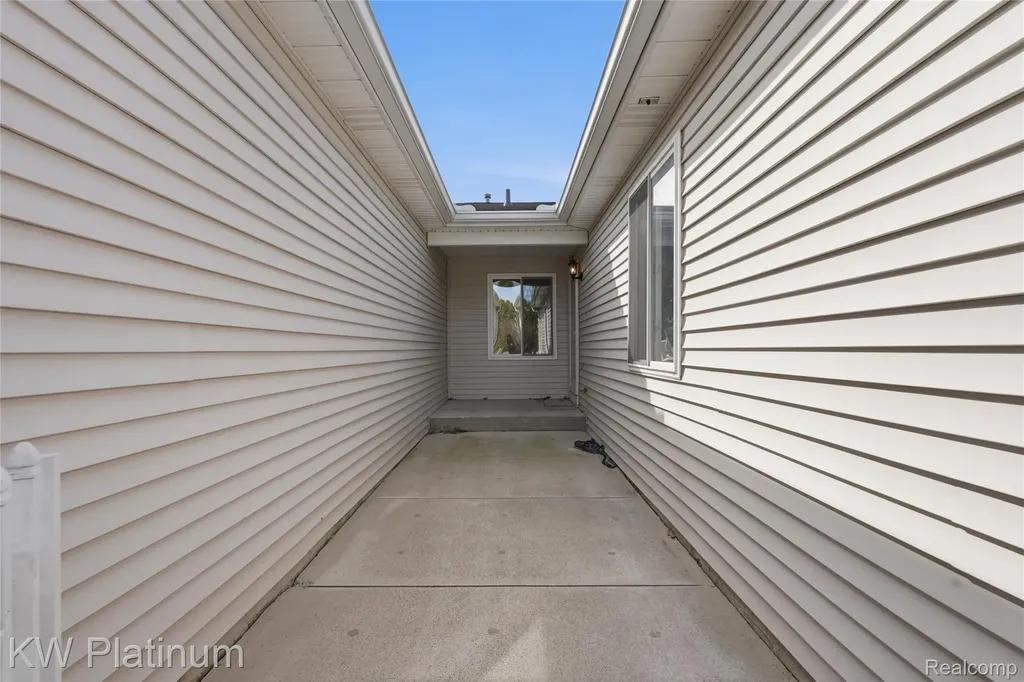802 Crystal Lane Marysville City MI 48040