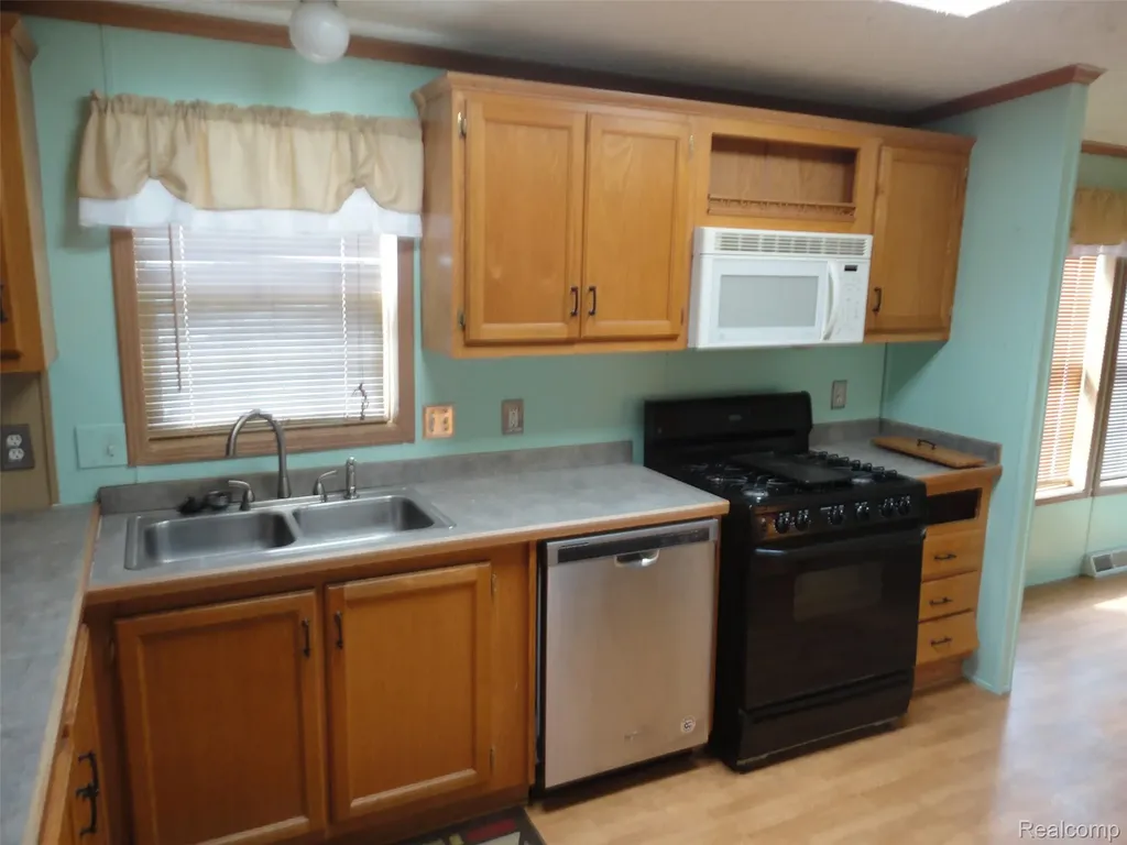 3954 Ryans Ridge Raisinville Township MI 48161