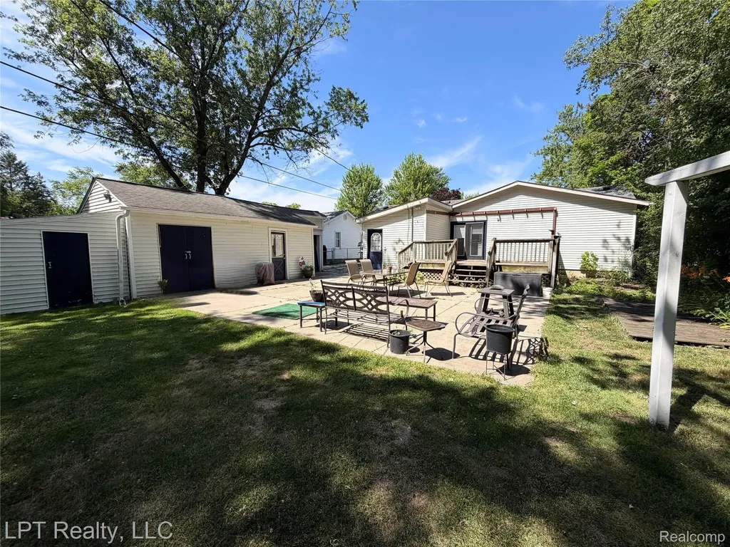 16301 Kennebec Street Southgate City MI 48195