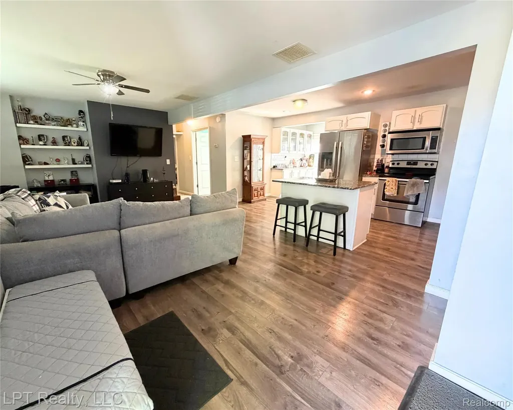 16301 Kennebec Street Southgate City MI 48195