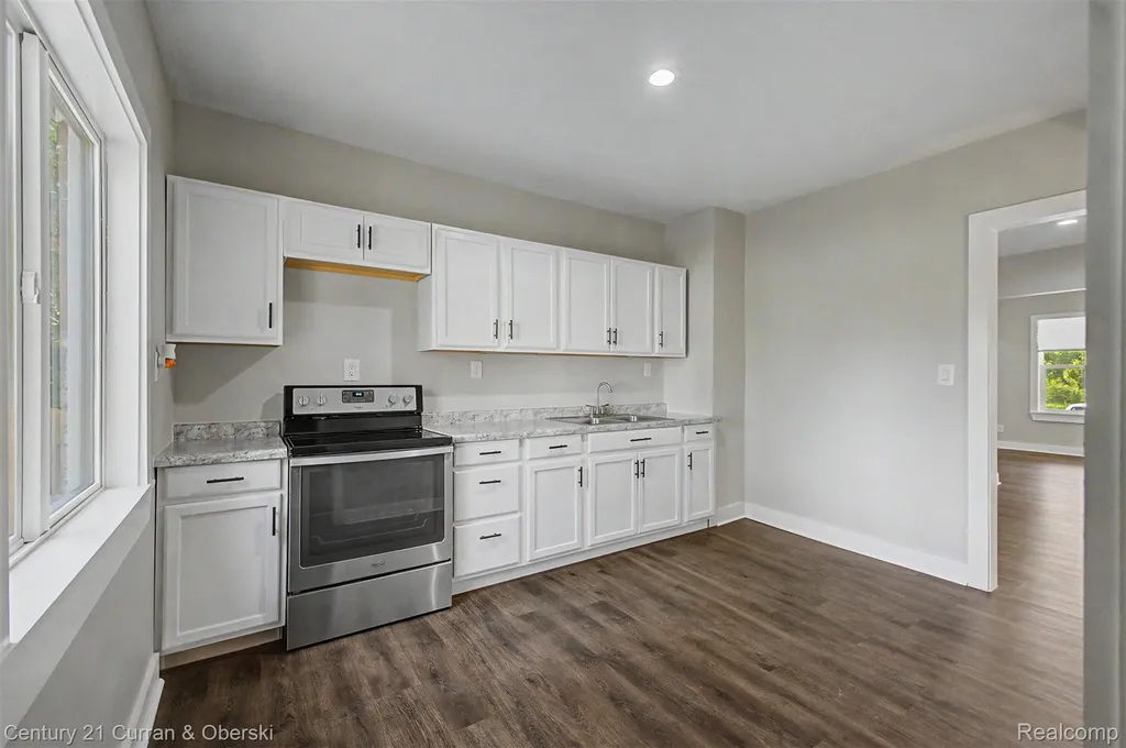 8111 E Hildale Street Detroit City MI 48234