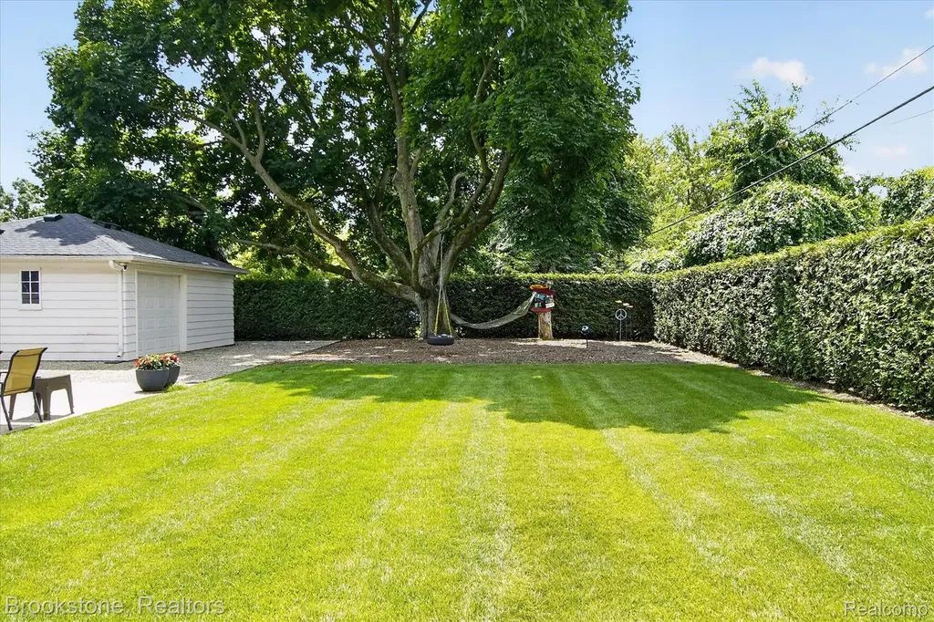 2700 Middlebelt Road West Bloomfield Charter Township MI 48324
