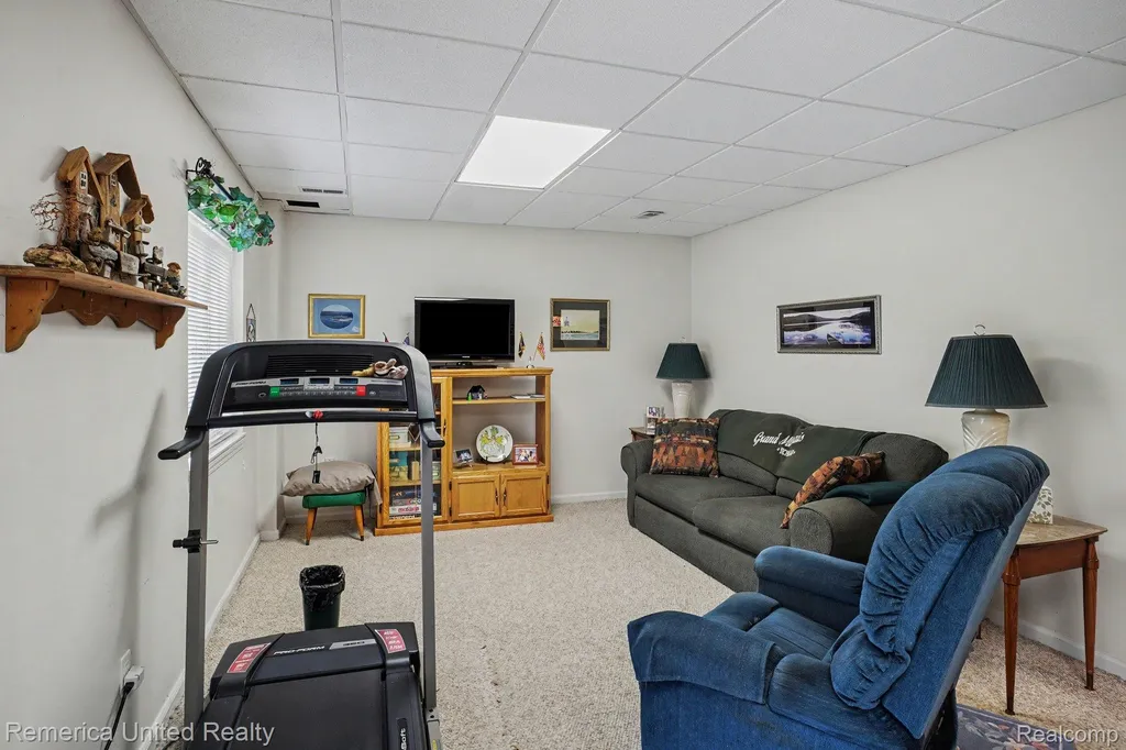 214 Newberry Lane Marion Township MI 48843