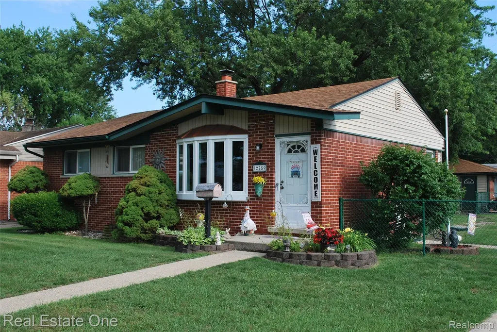 32759 Birchwood Street Westland City MI 48186