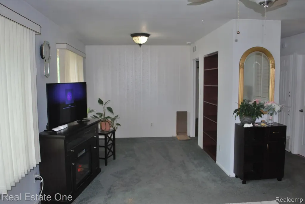32759 Birchwood Street Westland City MI 48186