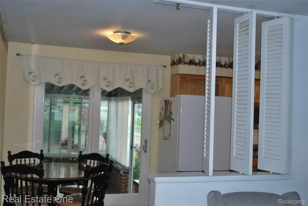 32759 Birchwood Street Westland City MI 48186