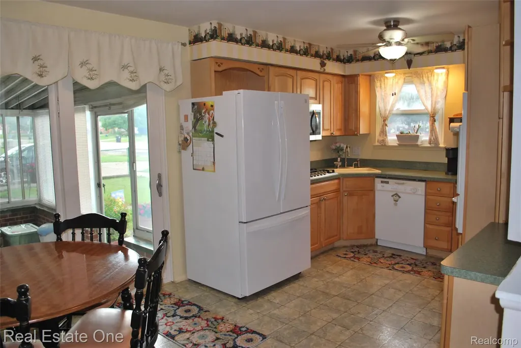 32759 Birchwood Street Westland City MI 48186