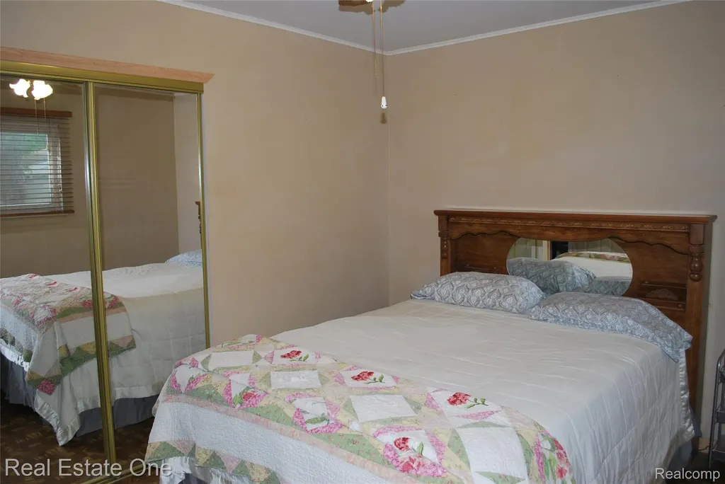 32759 Birchwood Street Westland City MI 48186