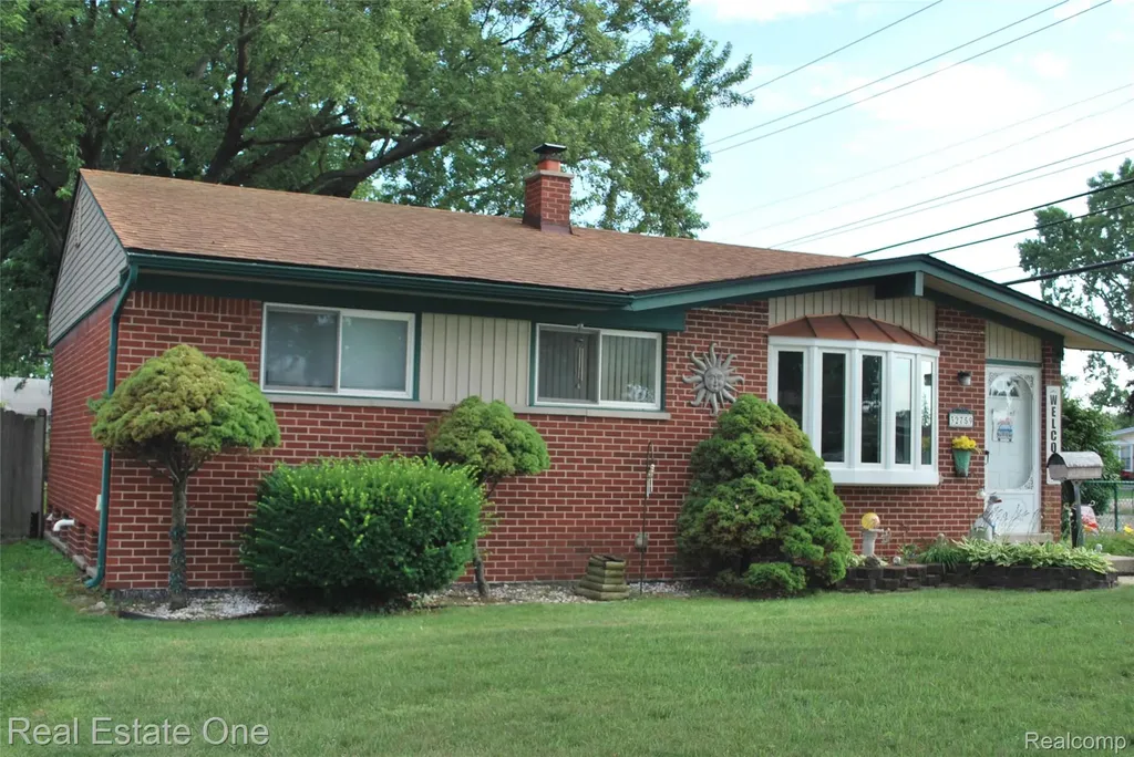 32759 Birchwood Street Westland City MI 48186