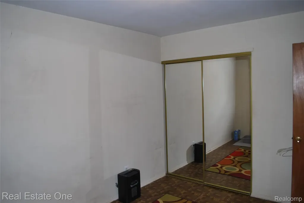 32759 Birchwood Street Westland City MI 48186